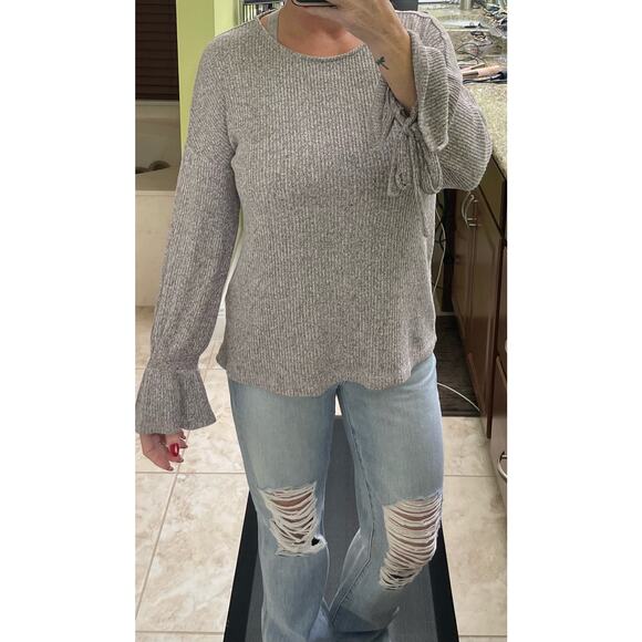 Lucky brand medium flare bell sleeves, super soft, 79% Visco 70% polyester - Picture 4 of 6